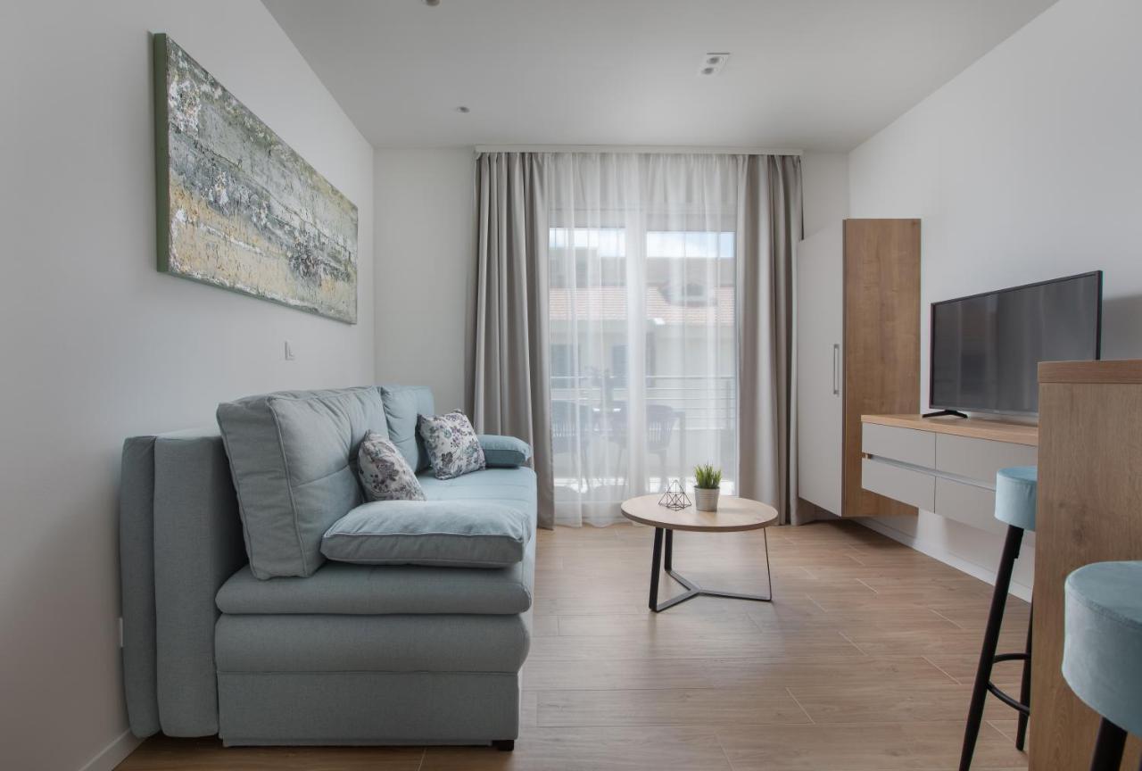 Ivmalu Apartments Tučepi Exteriör bild