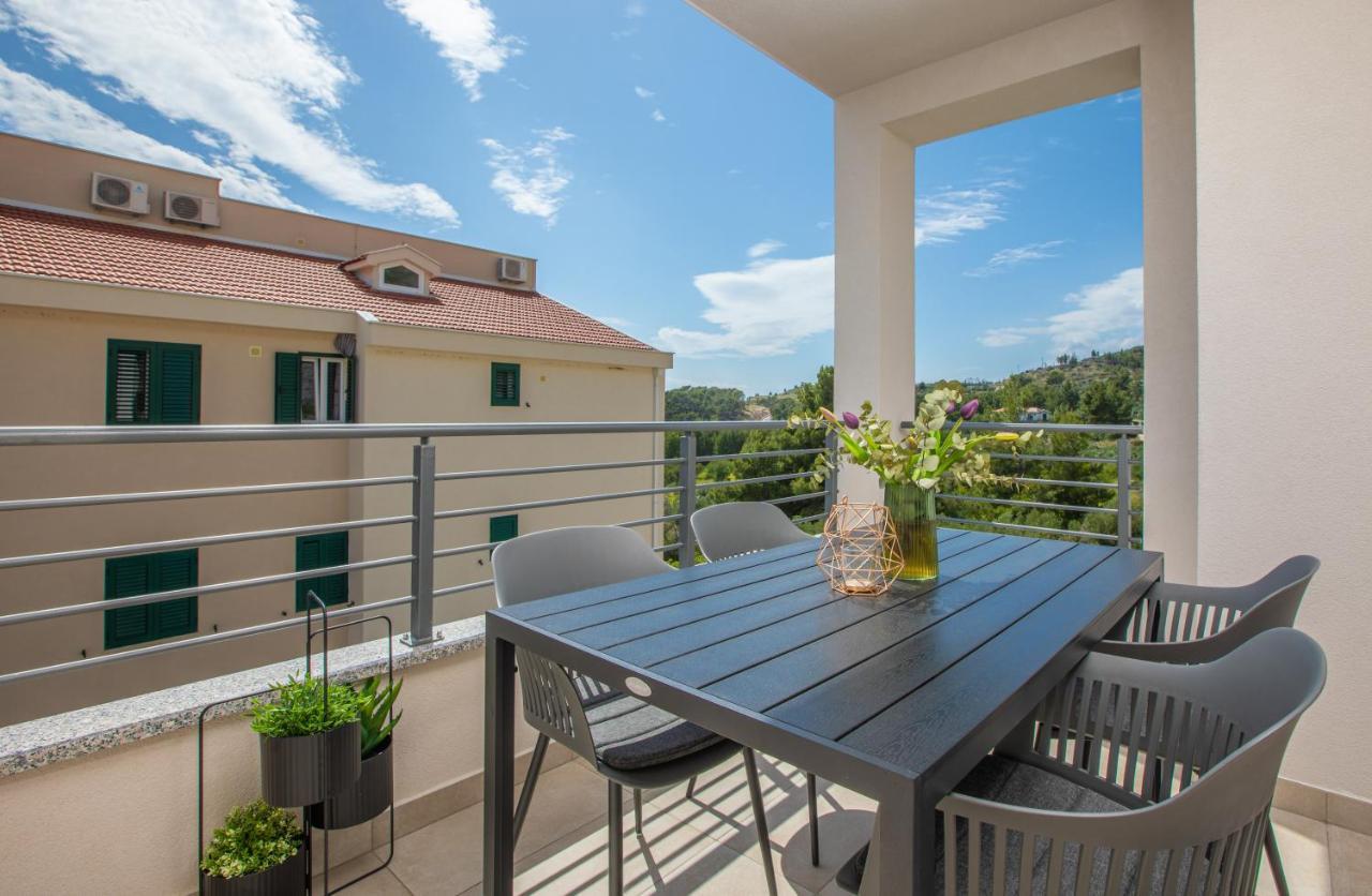 Ivmalu Apartments Tučepi Exteriör bild