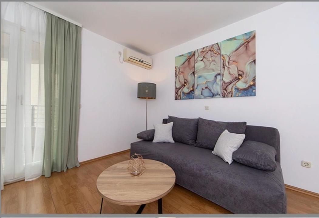 Ivmalu Apartments Tučepi Exteriör bild