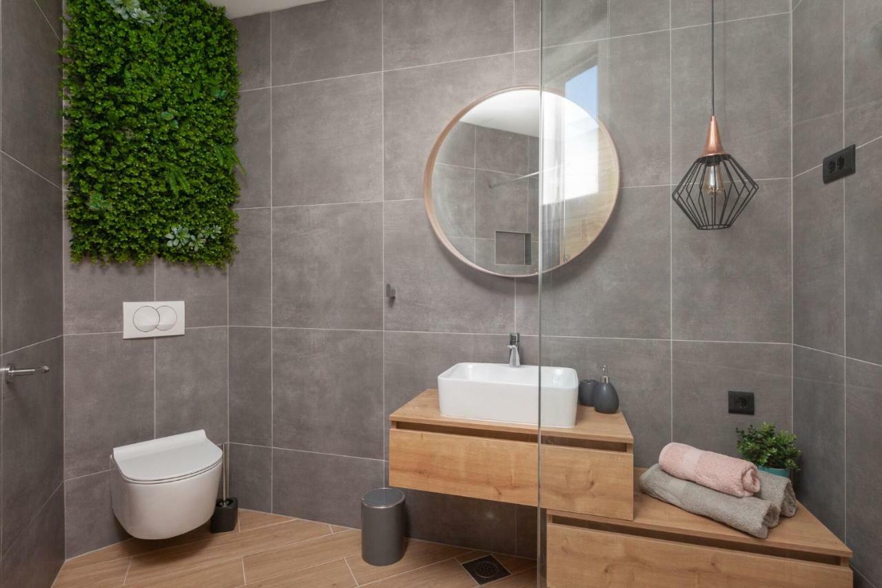Ivmalu Apartments Tučepi Exteriör bild